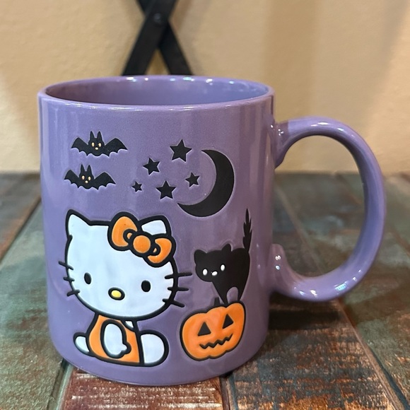 Hello Kitty Halloween Mug - Picture 2 of 2